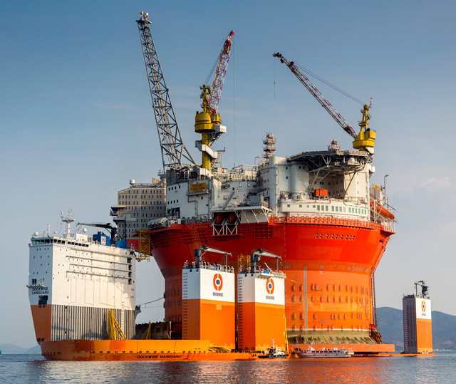 Transport FPSO Armada Intrepid onboard the Dockwise Vanguard